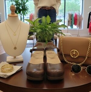 Dansko Leather  Mary Jane Clogs | Women’s EU 40